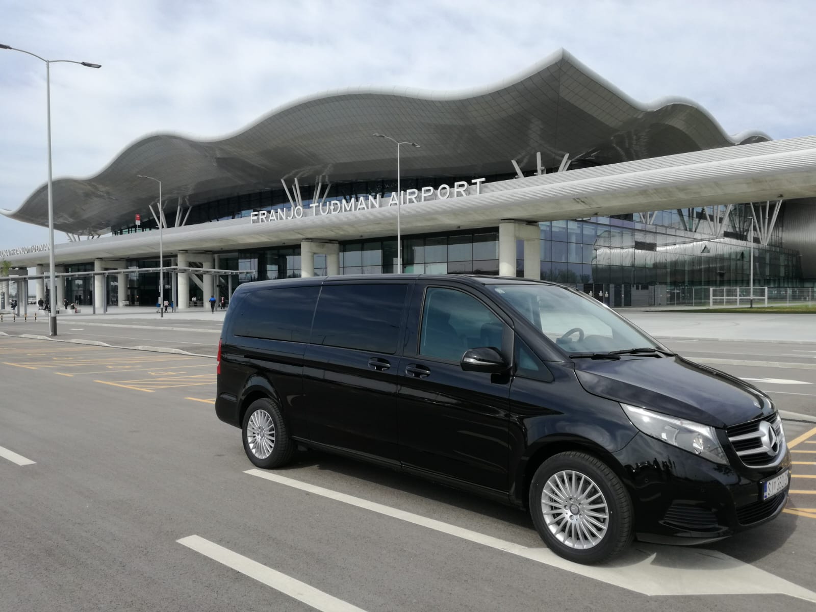 Mercedes V-Class — VIP Minivan